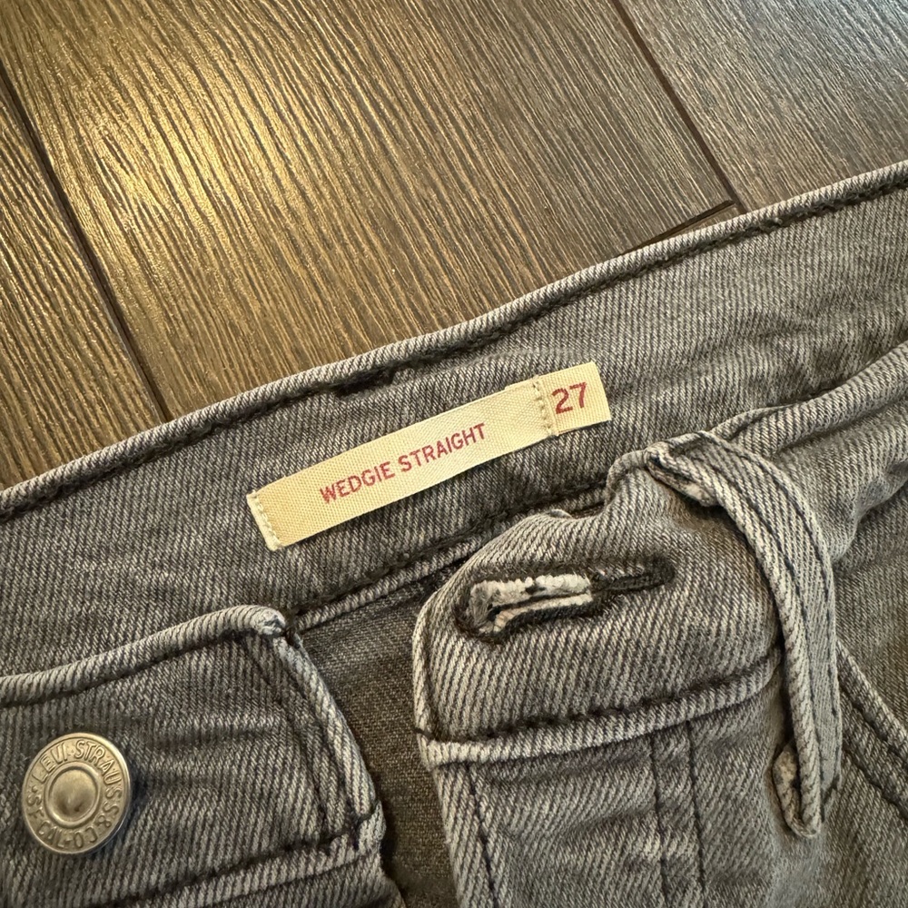 Levi's Gray Women's Wedgie Straight Jeans